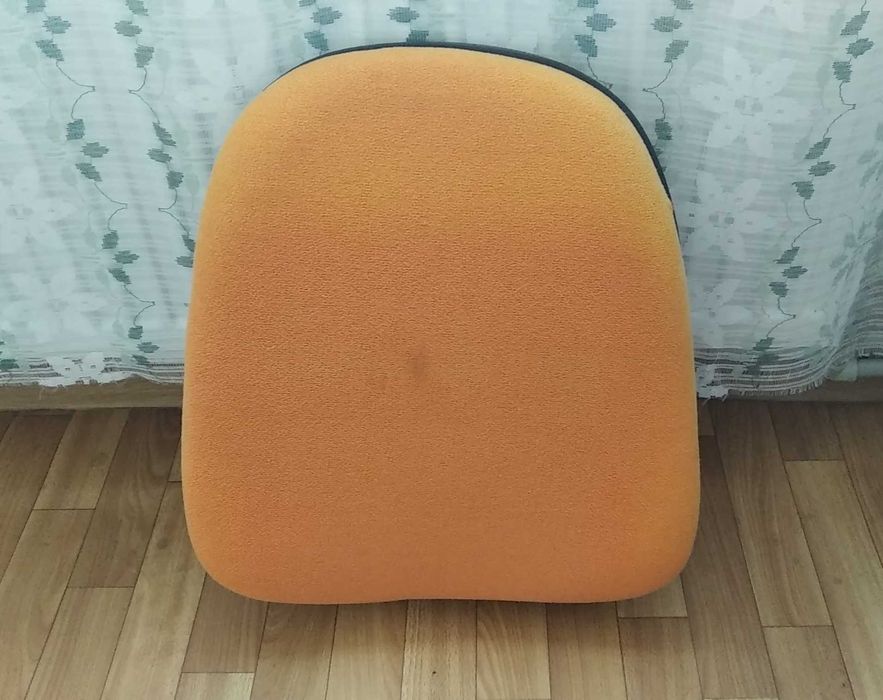 Спинка офісного , комп'ютерного крісла. Відправлю.