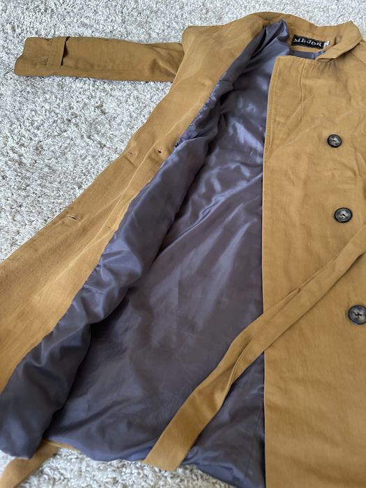 Тренч , класного кольору