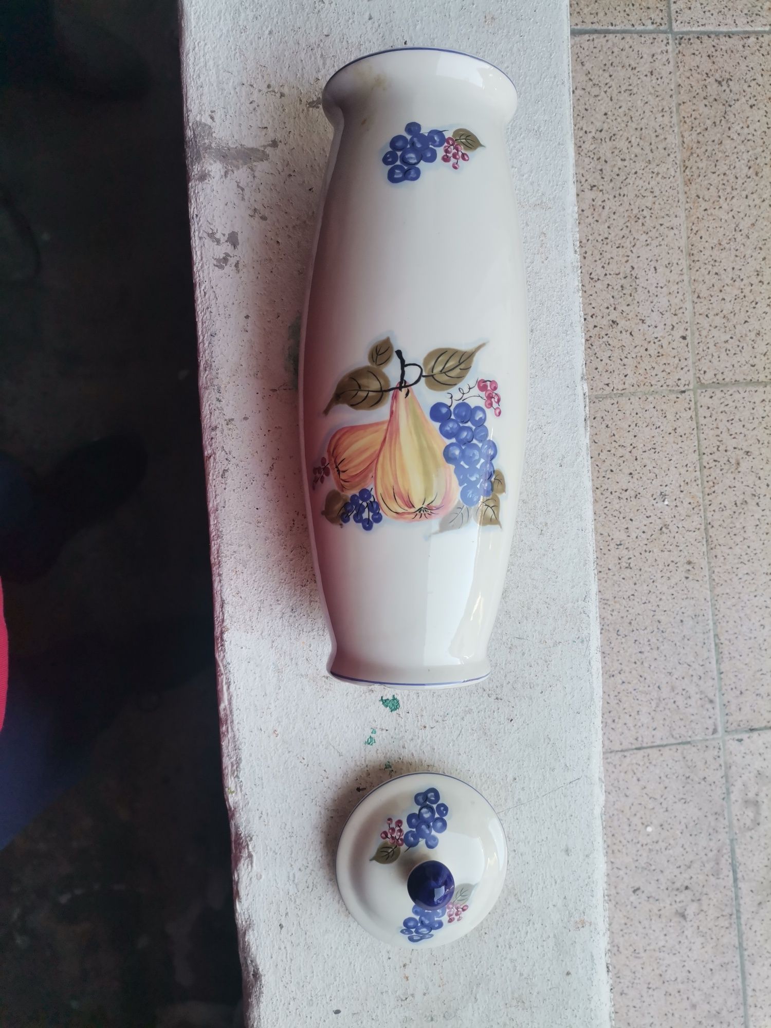 Pote pintado a mão