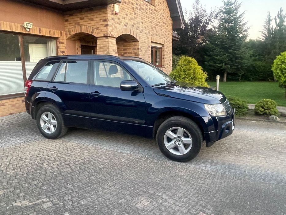 Suzuki Grand Vitara zarejestrowany  wersja po lifcie  dwa kluczyki faktura