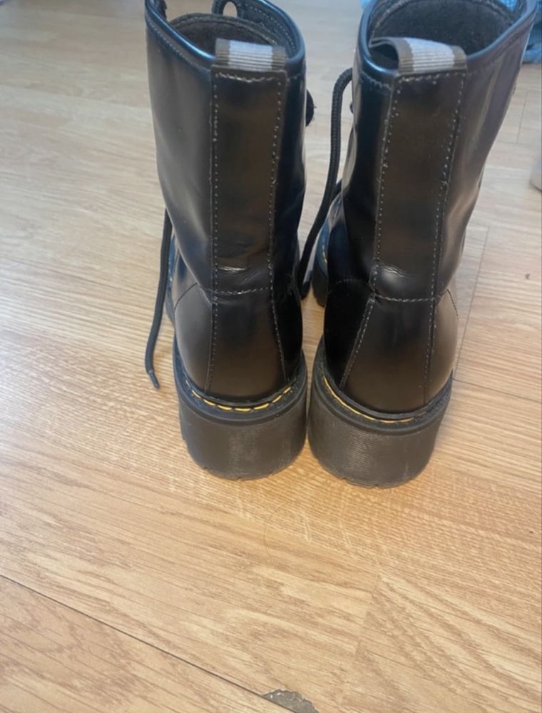 Botas pretas/Black boots 36
