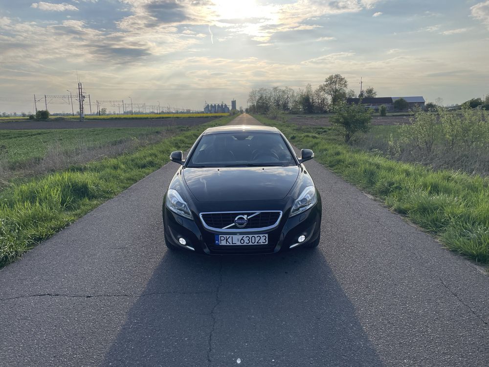 Volvo c70 2,0 D4 177km bixenon skora grzane fotele maly przebieg