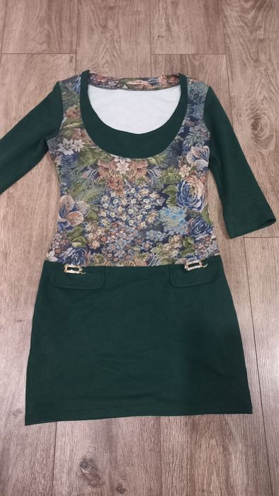 Сукня жіноча, облягаюча, міні