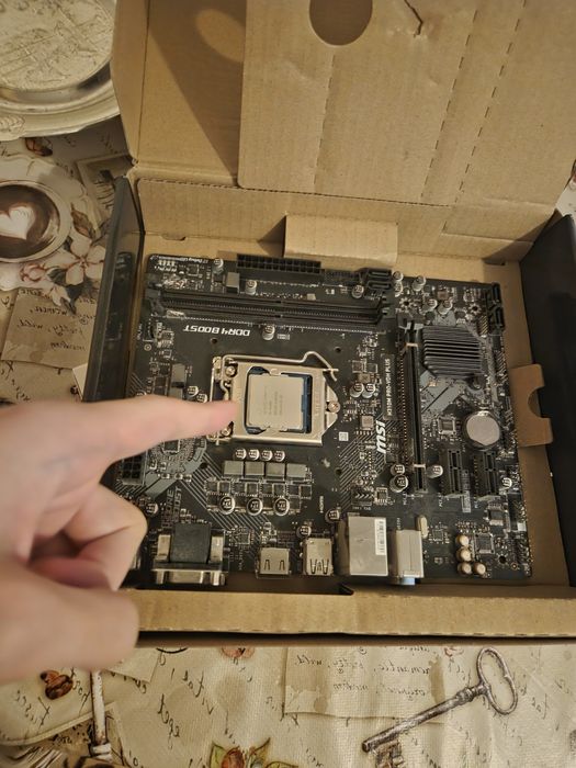 9400f + h310m + бокс кулер