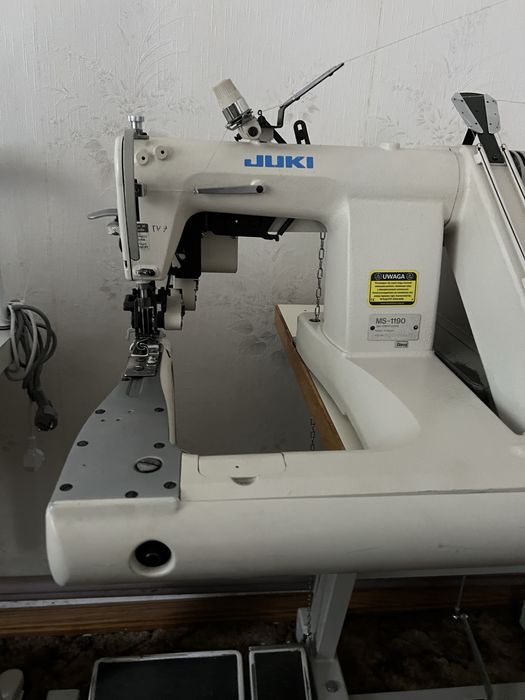 Ramieniówka JUKI MS-1190 – maszyna do szwów krytych, idealna do koszul