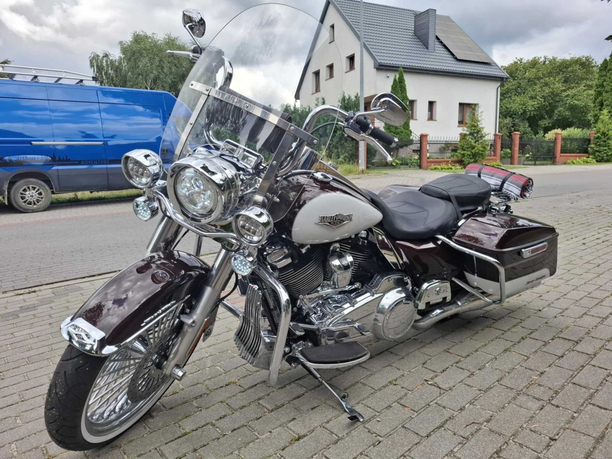 HARLEY DAVIDSON FLHR rok 2021  1760 mil