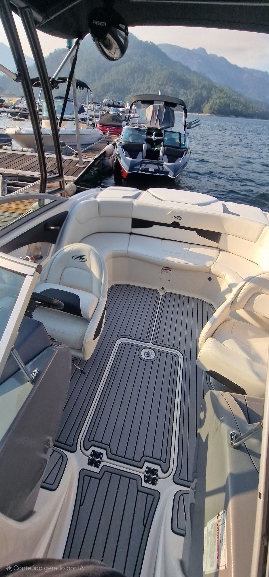 Monterey 224 FS 2011