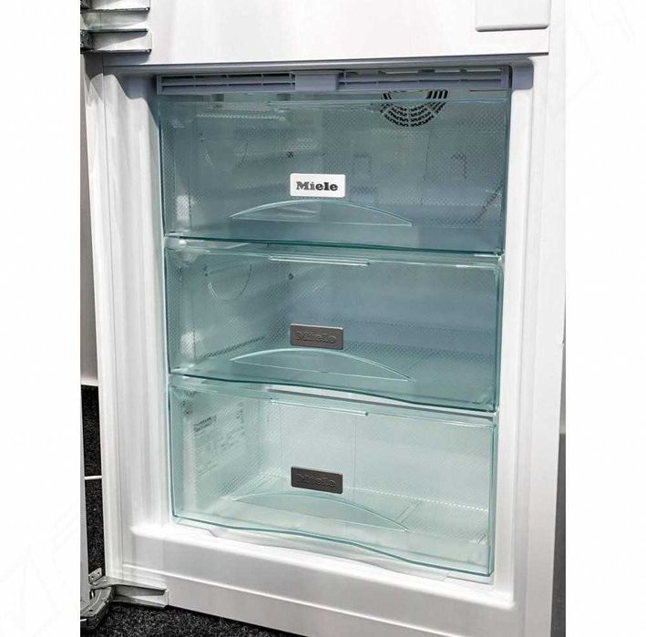Холодильник, що вбудовується Miele KFN 37232 id