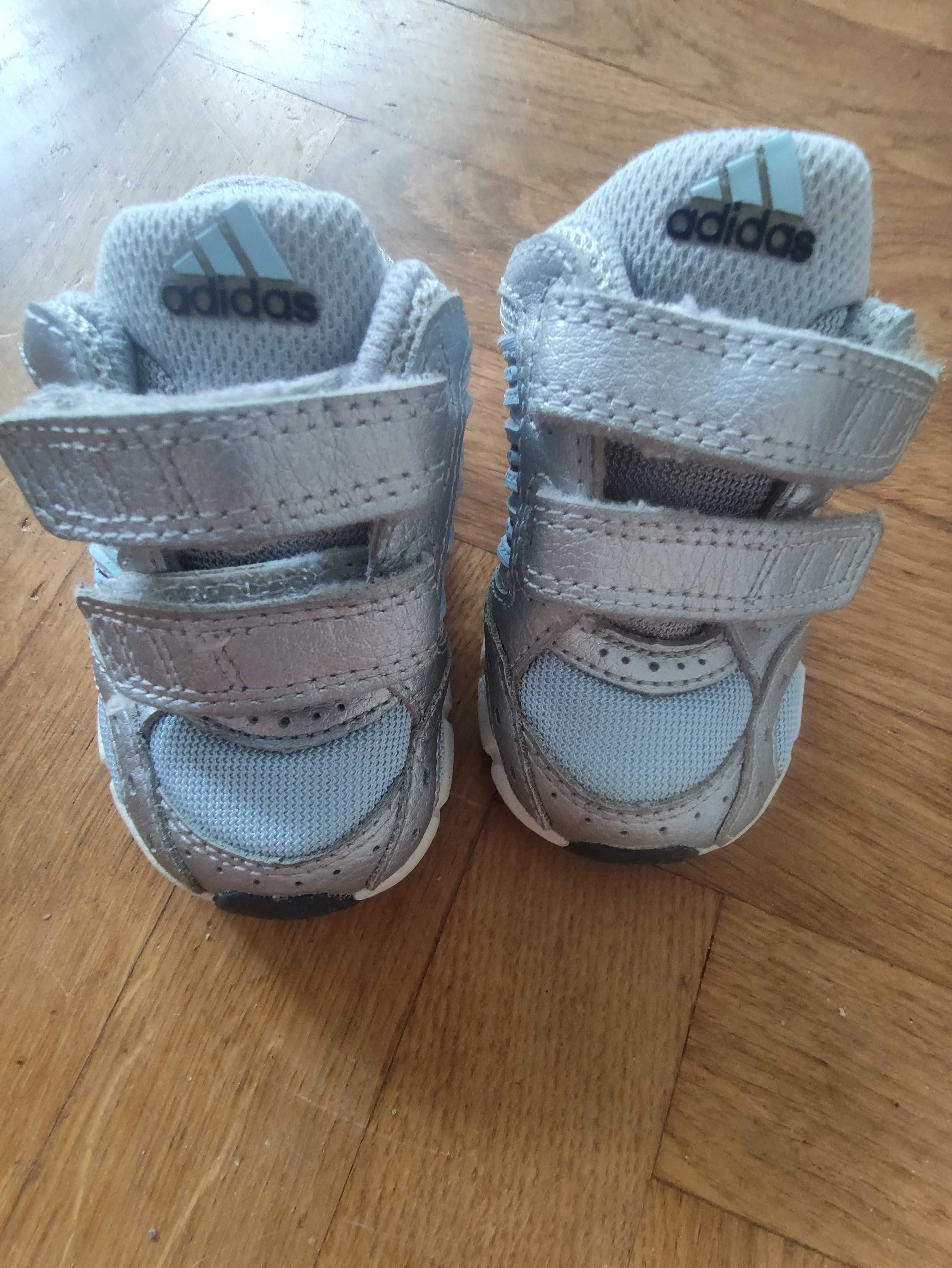 Buty Adidas dla chłopca rozm. 18