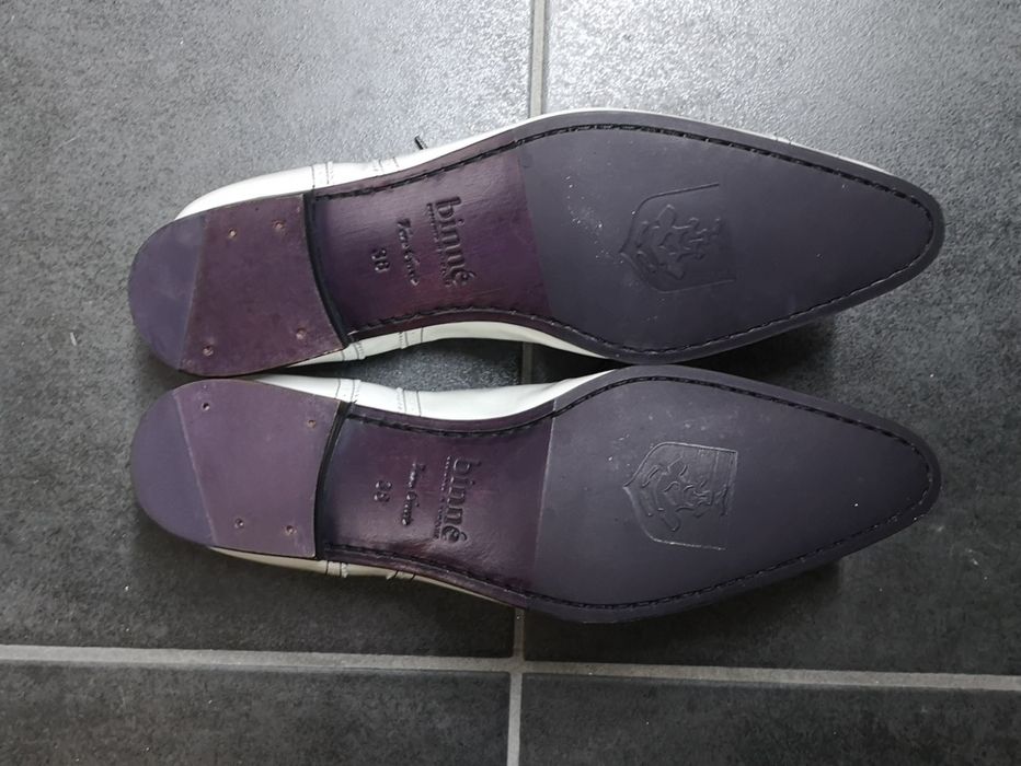 Sapatos Brancos em pele 38