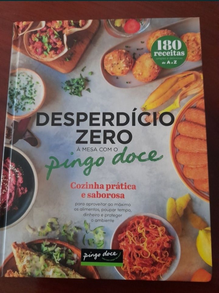 Livro de receitas PIngo Doce e apoio de livros