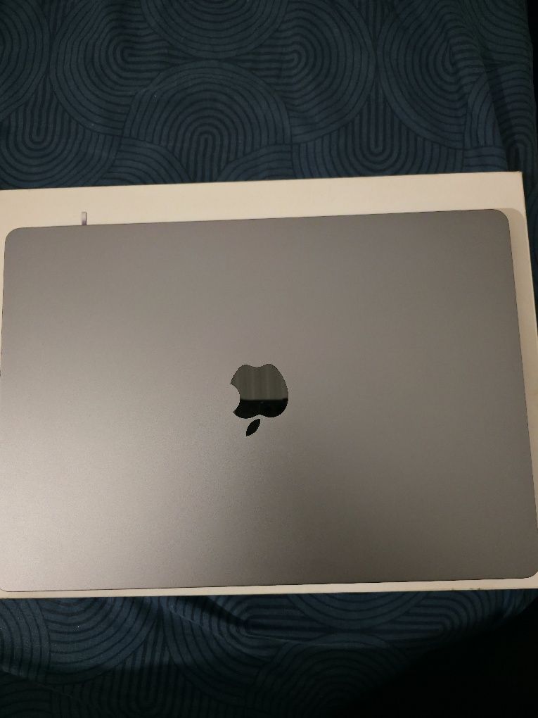 Macbook air M2 15 polegadas impecável
