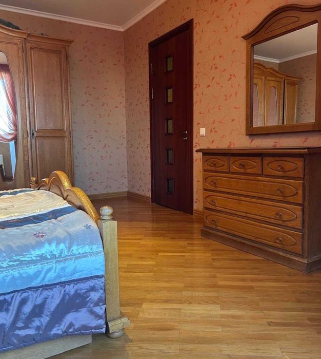 4-кімнатна квартира в центрі міста по вул. Ріхтера