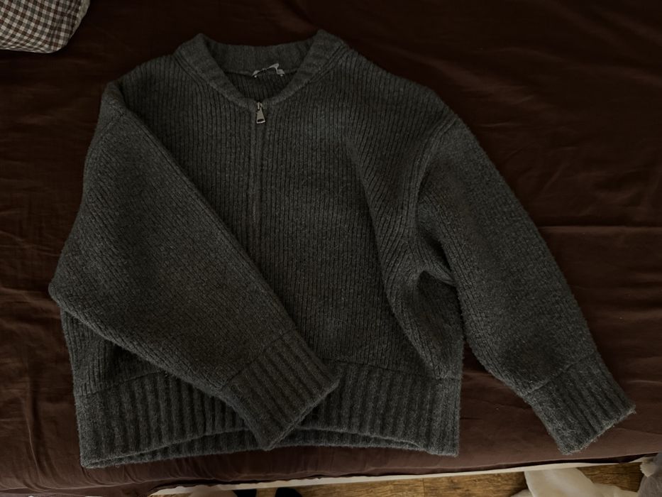 Светр Zara сірий на замочок