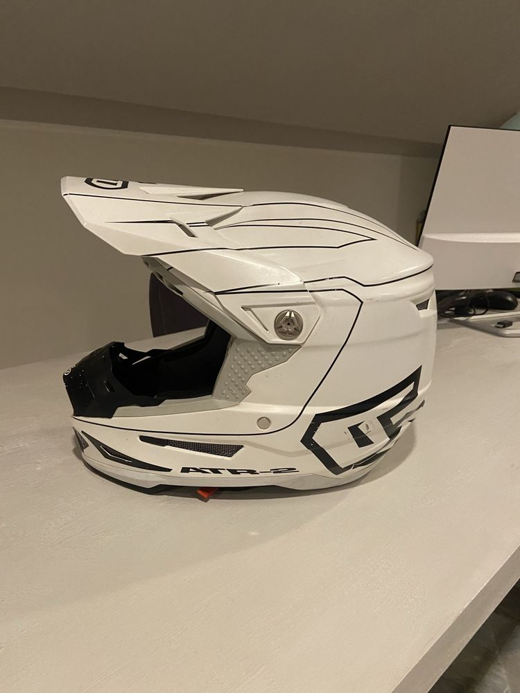 Capacete Motocross 6D ATR-2