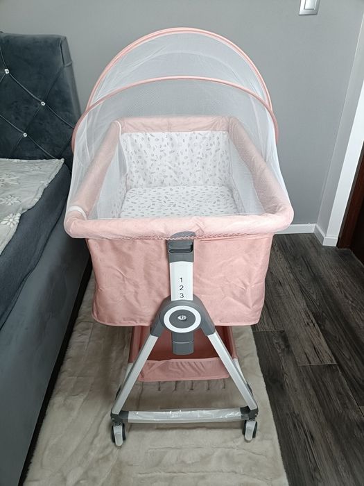 Nowe różowe łóżeczko bujak kołyska turystyczne dostawka na kółkach