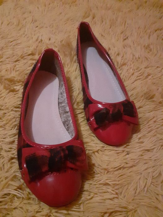 Baleriny krateczka czerwone lakierowane roz. 38
