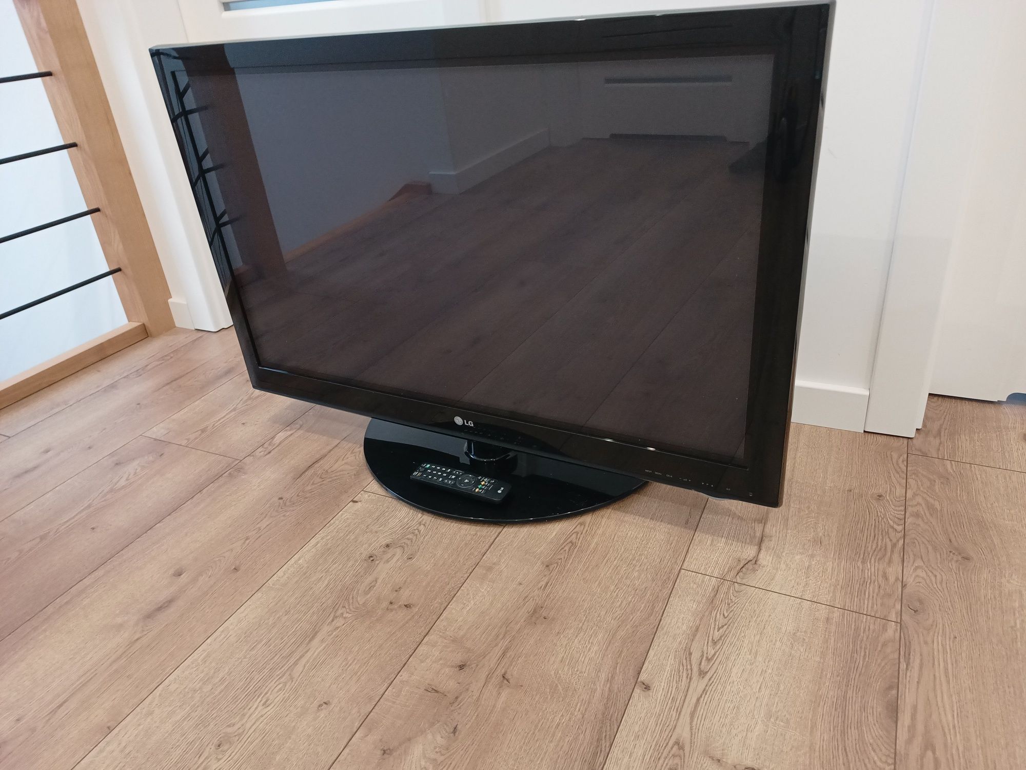 Telewizor plazmowy 42" LG 42PQ3000