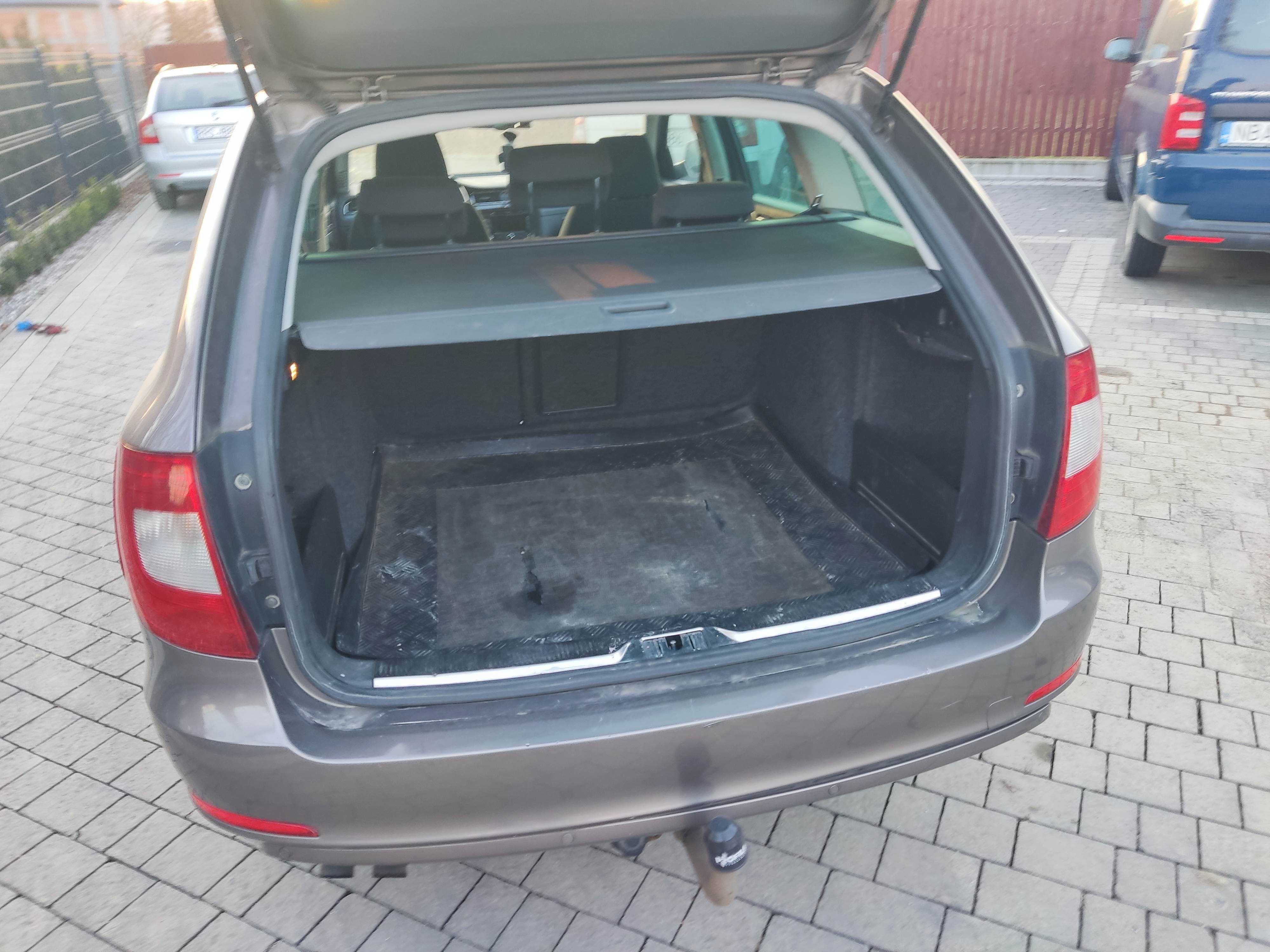 Wynajem samochodu Skoda Superb II  Kraków