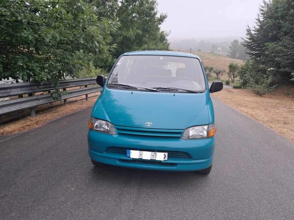 Toyota Hiace 9 lugares