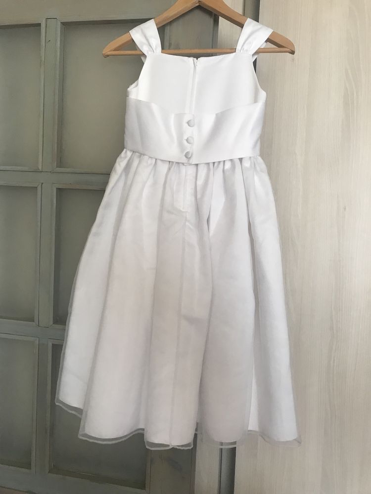 Biała sukienka z cykinami
