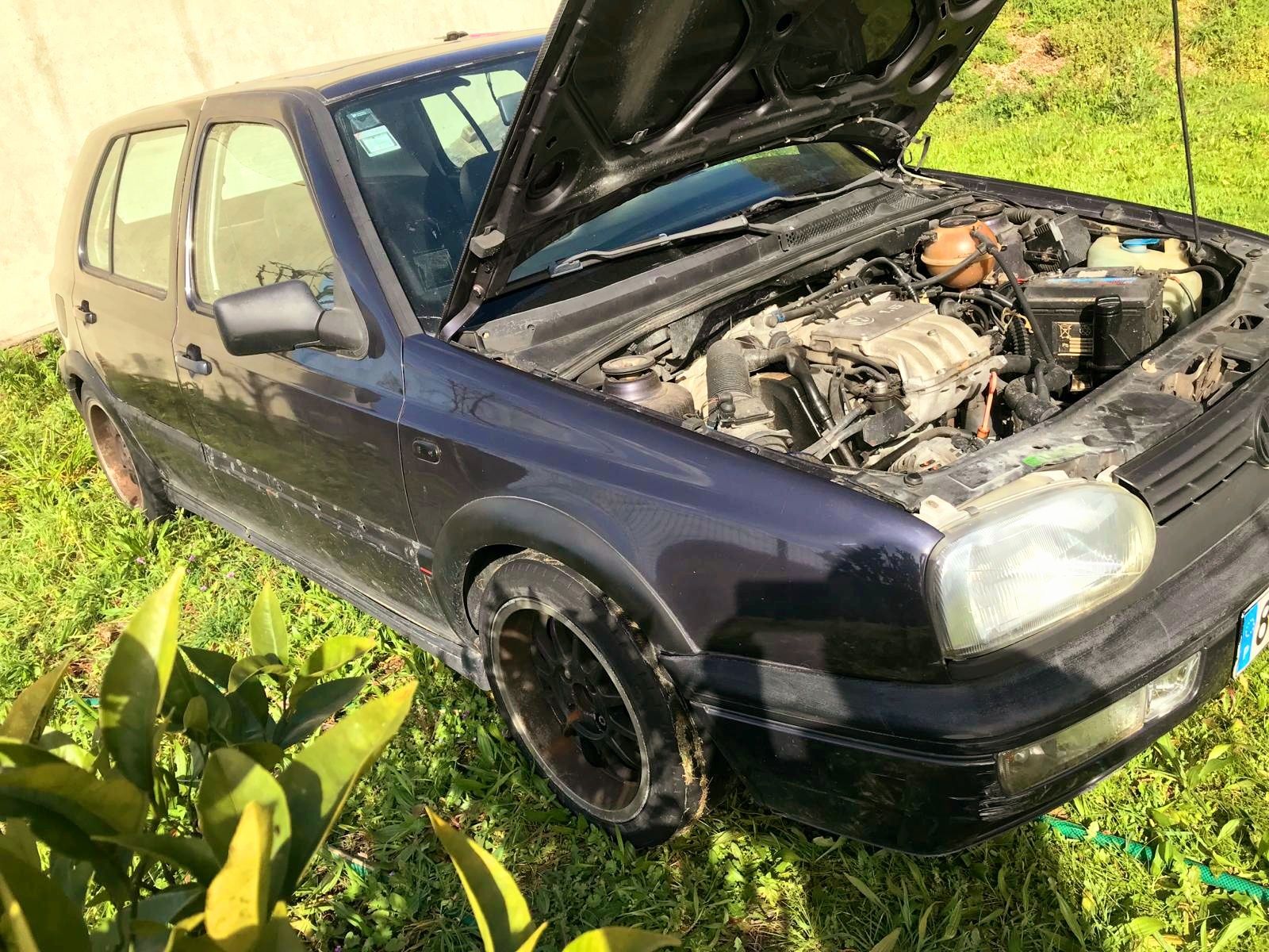 Golf 3 1.6 gasolina 144.000 kms
Carro completo para peças. 
Carro  só