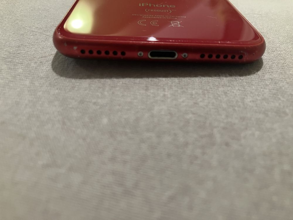 iPhone 8 czerwony bardzo dobry stan