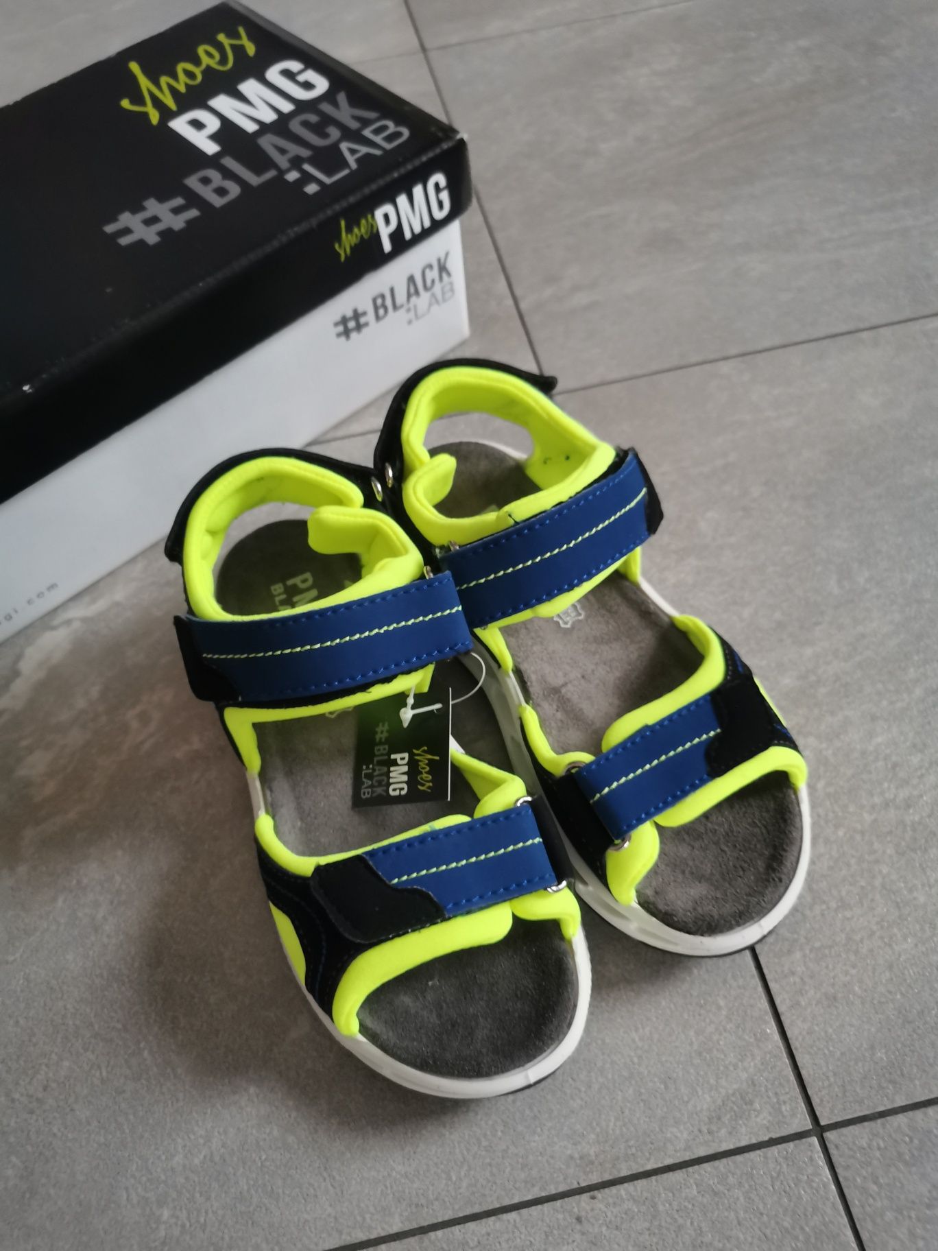 Nowe Sandały Primigi 32 sandałki chłopięce klapki buty na lato fluo