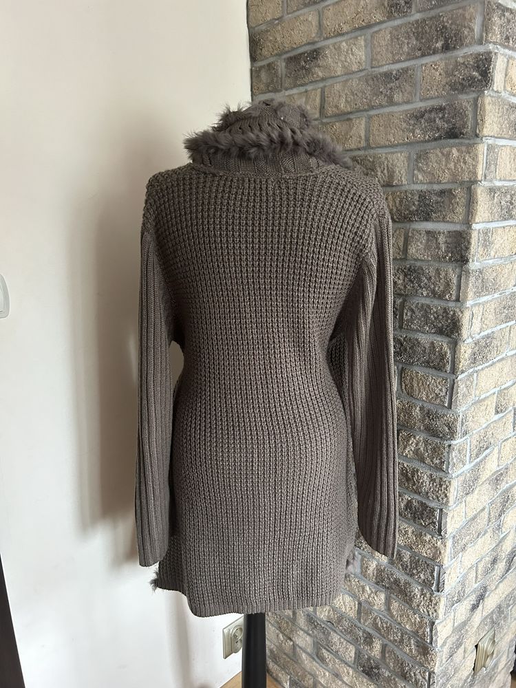 Ciepły długi jesienny sweter wełniany z futrem królika rozmiar L/40