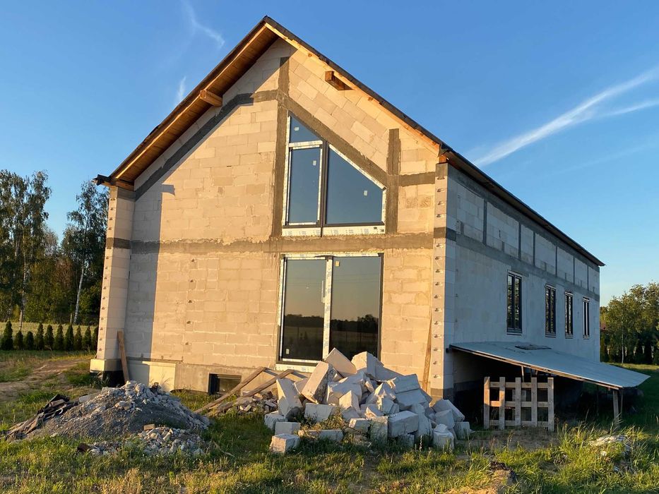 Dom stan Surowy zamknięty! Uzbrojony! Ogrodzony! z projektem Elewacji!