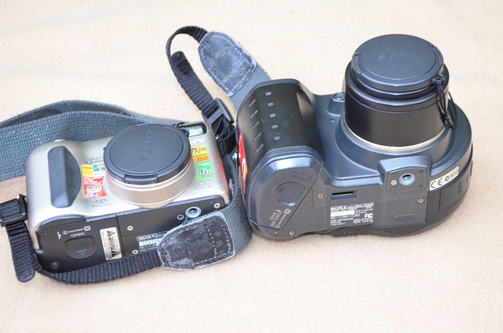 2001г светосильный профкомпакт Sony CyberShot DSC S75 Mavica MVC-CD500