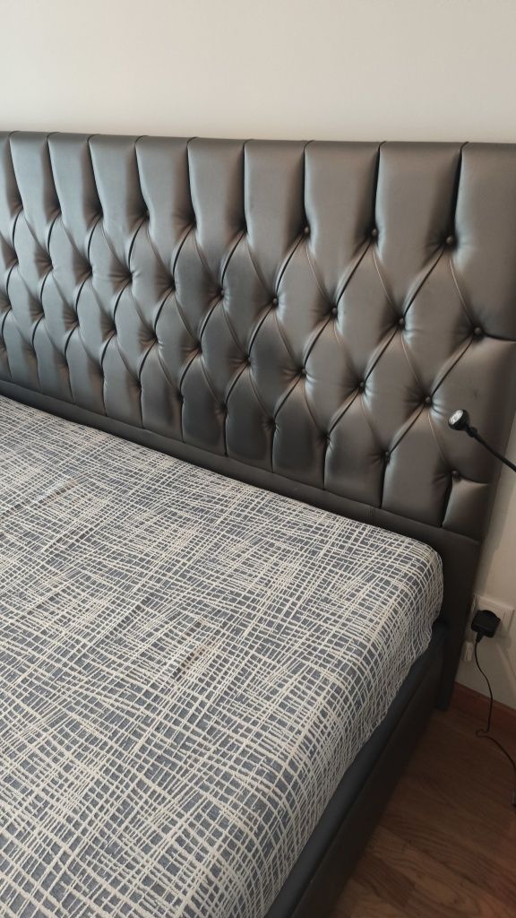 Cama com sommier
