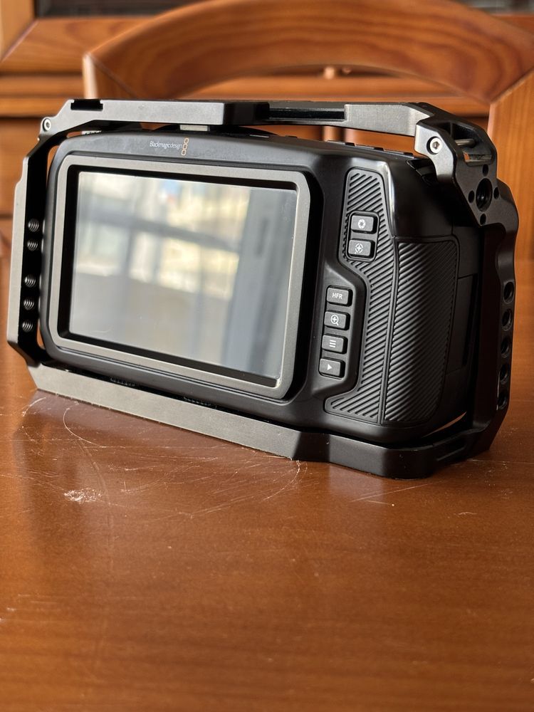 Blackmagic Pocket Cinema Camera 4K + acessórios