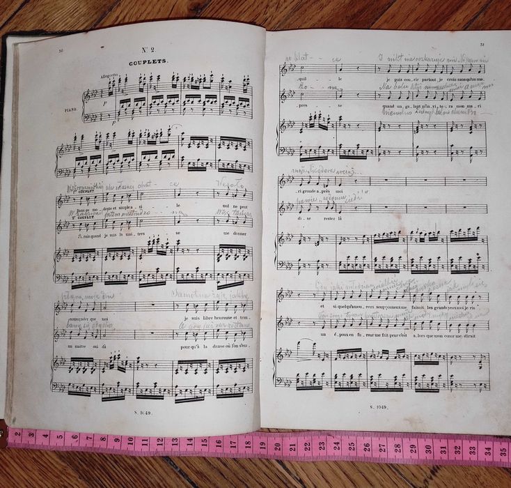 Nuty oprawione antyk Le Chalet Opera