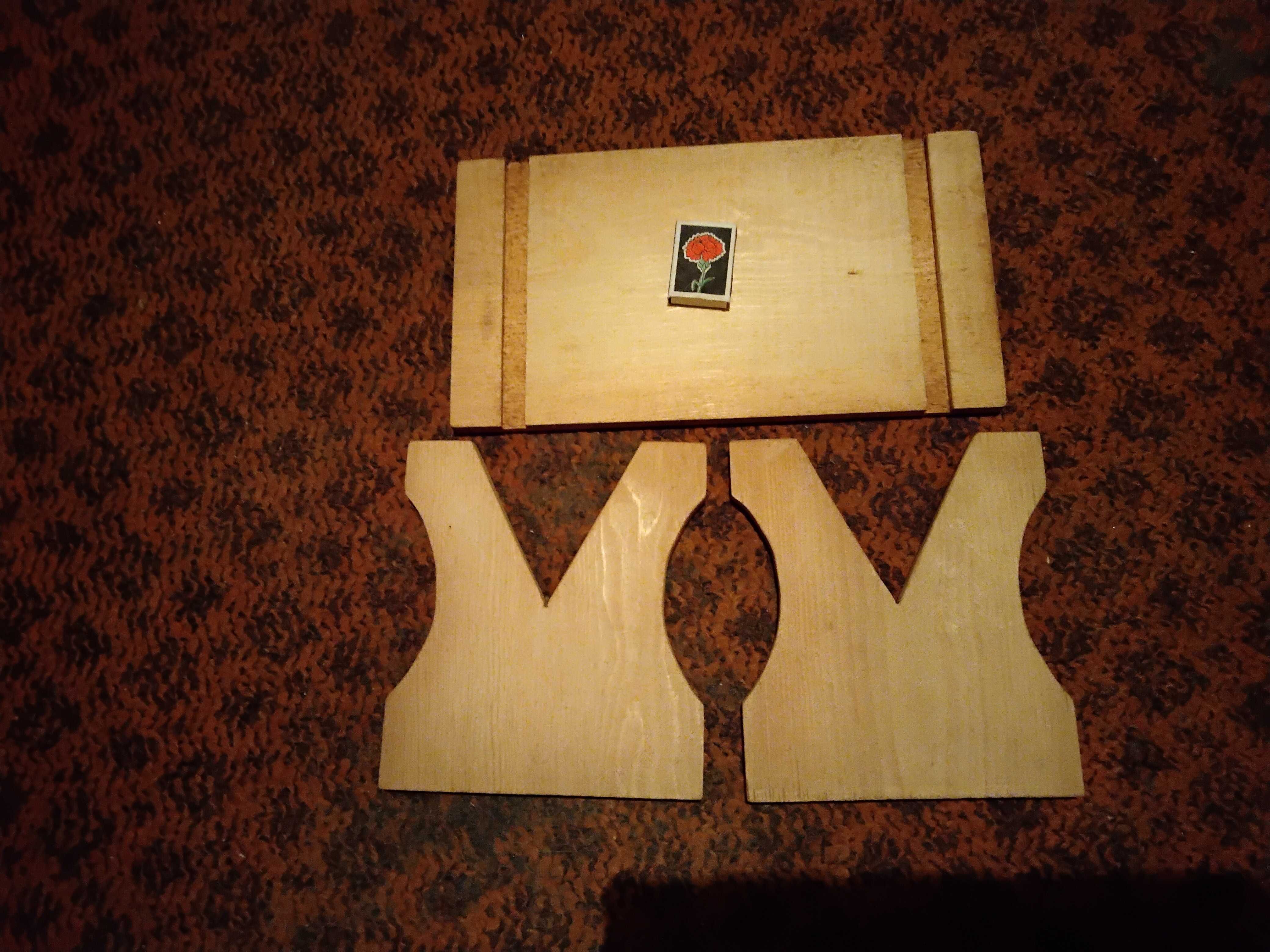 Заготовки из дерева для изготовления маленькой скамеечки-табуреточки .