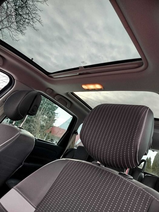 Renault Grant Scenuc 2012 1,5 dci 176000 km 110 KM 7 osobowy