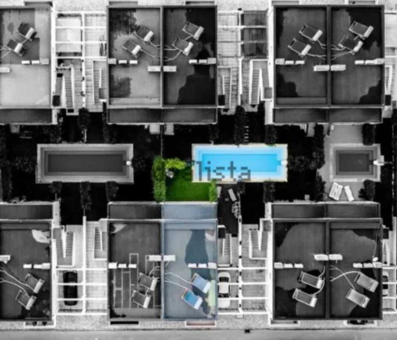 Apartamento com piscina e jardim