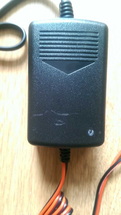 Зарядное устройство автомобильных аккумуляторов свинцово кислотных гел