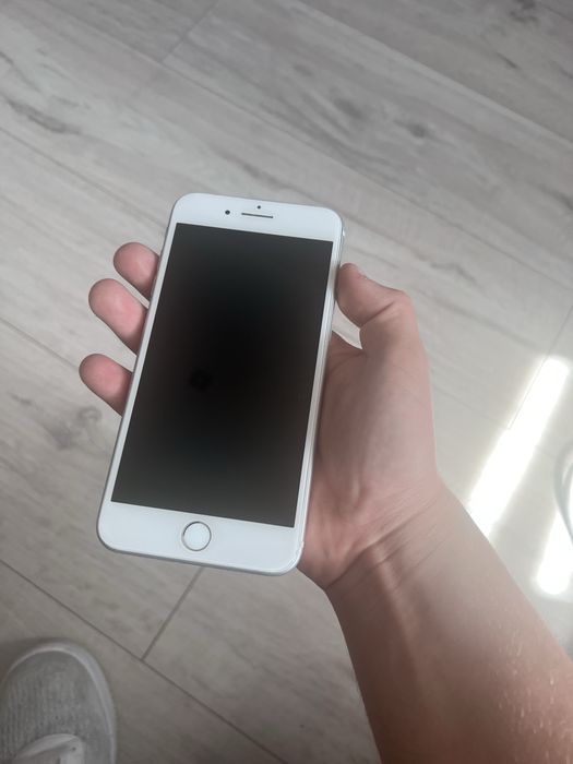 Piekny iphone 8 plus