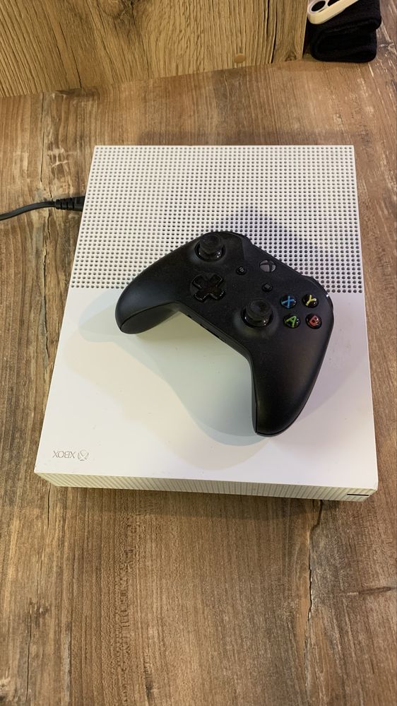 Консоль XBOX one s