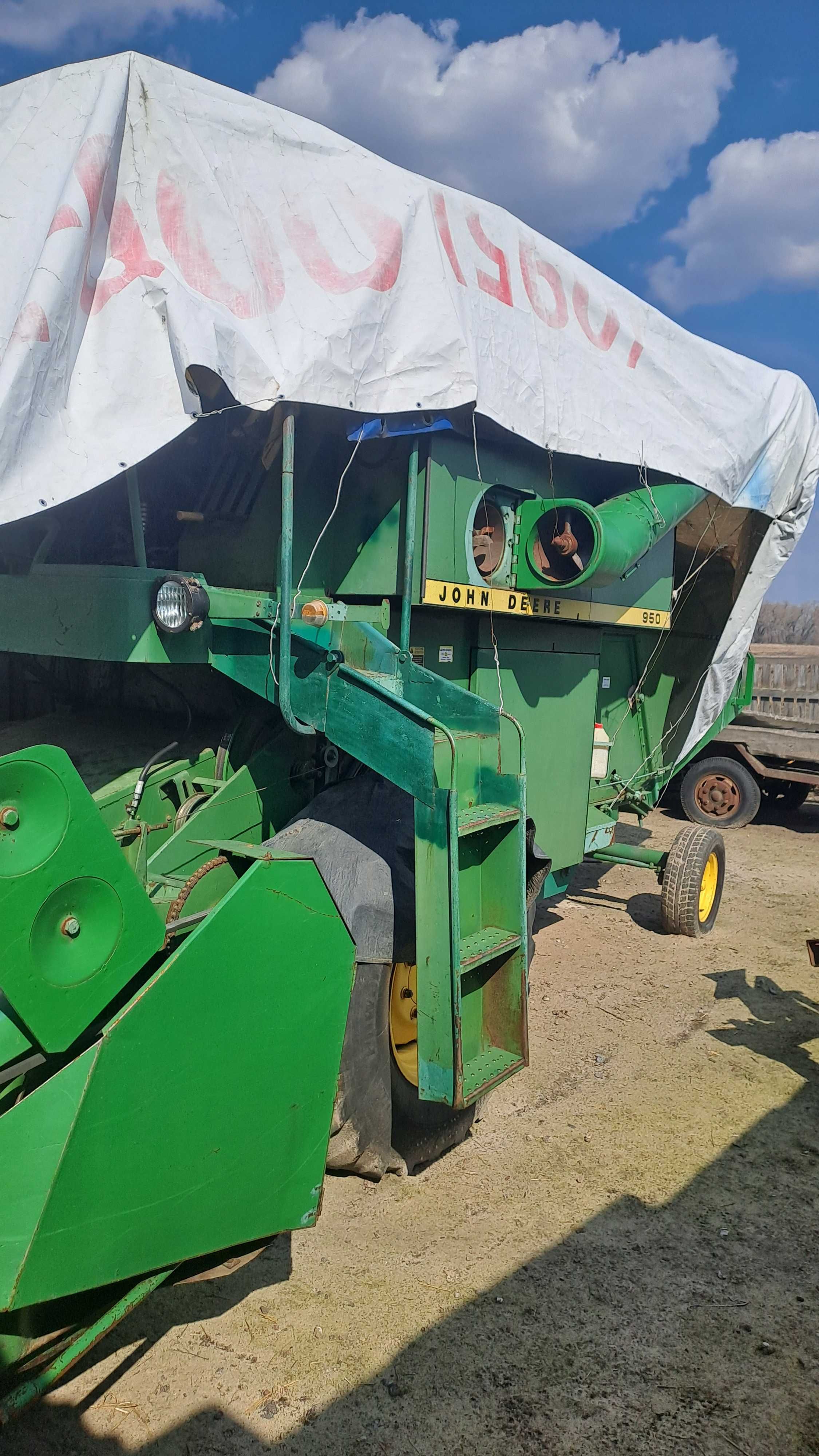 Продам комбайн John Deere 950.