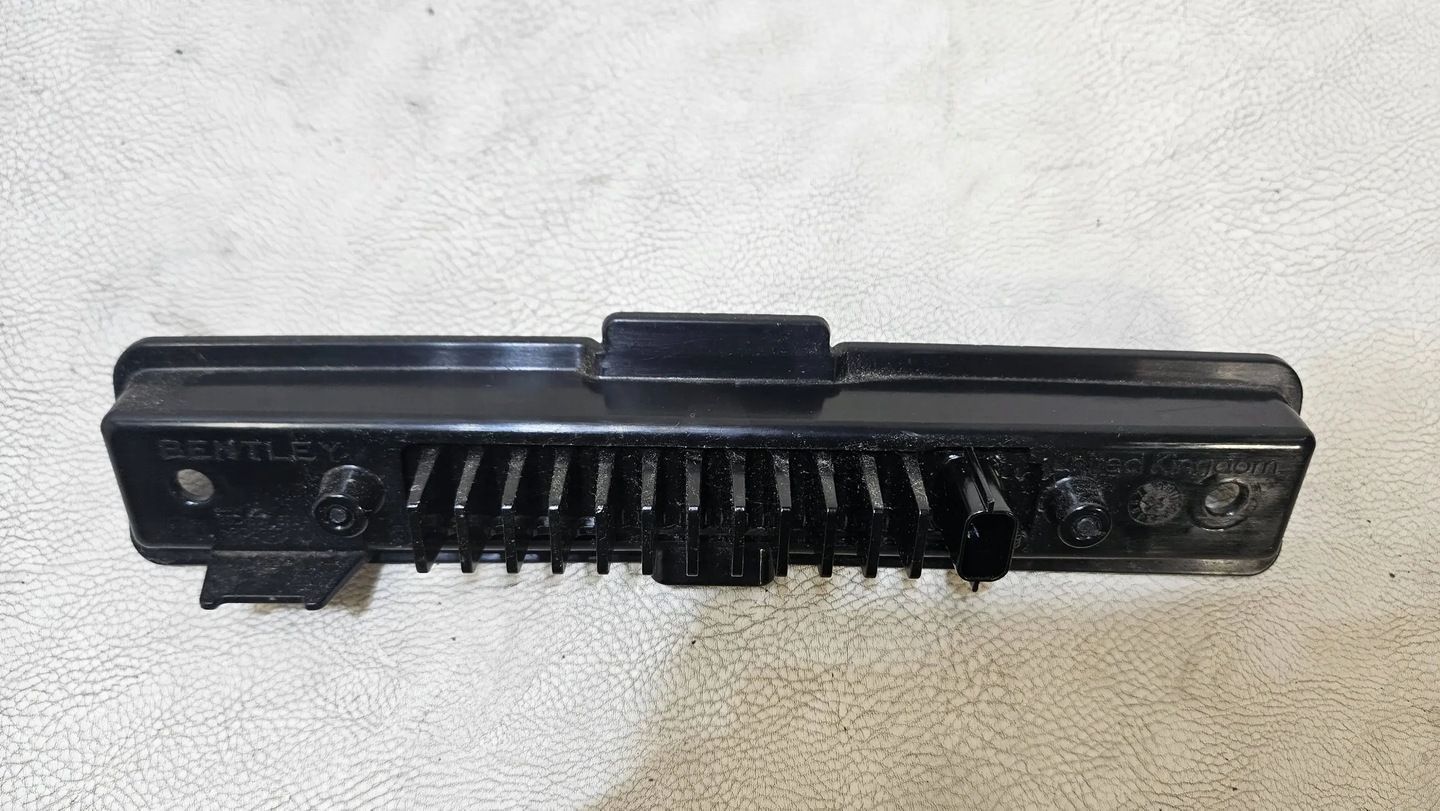 LAMPA ŚWIATŁO W ZDERZAK TYŁ BENTLEY CONTINENTAL GT 3SD945703 NOWE ORYGINAŁ