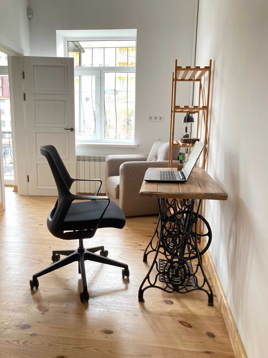 Яскрава і тепла квартира в центрі Подолу