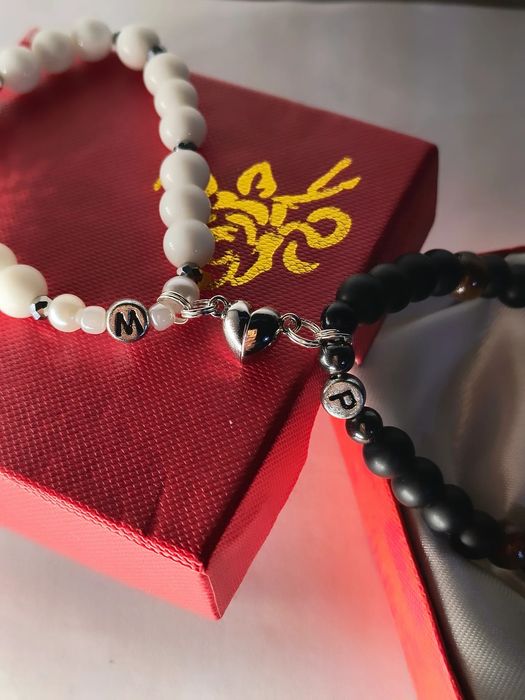 Zestaw bransoletek dla pary z Waszymi inicjałami