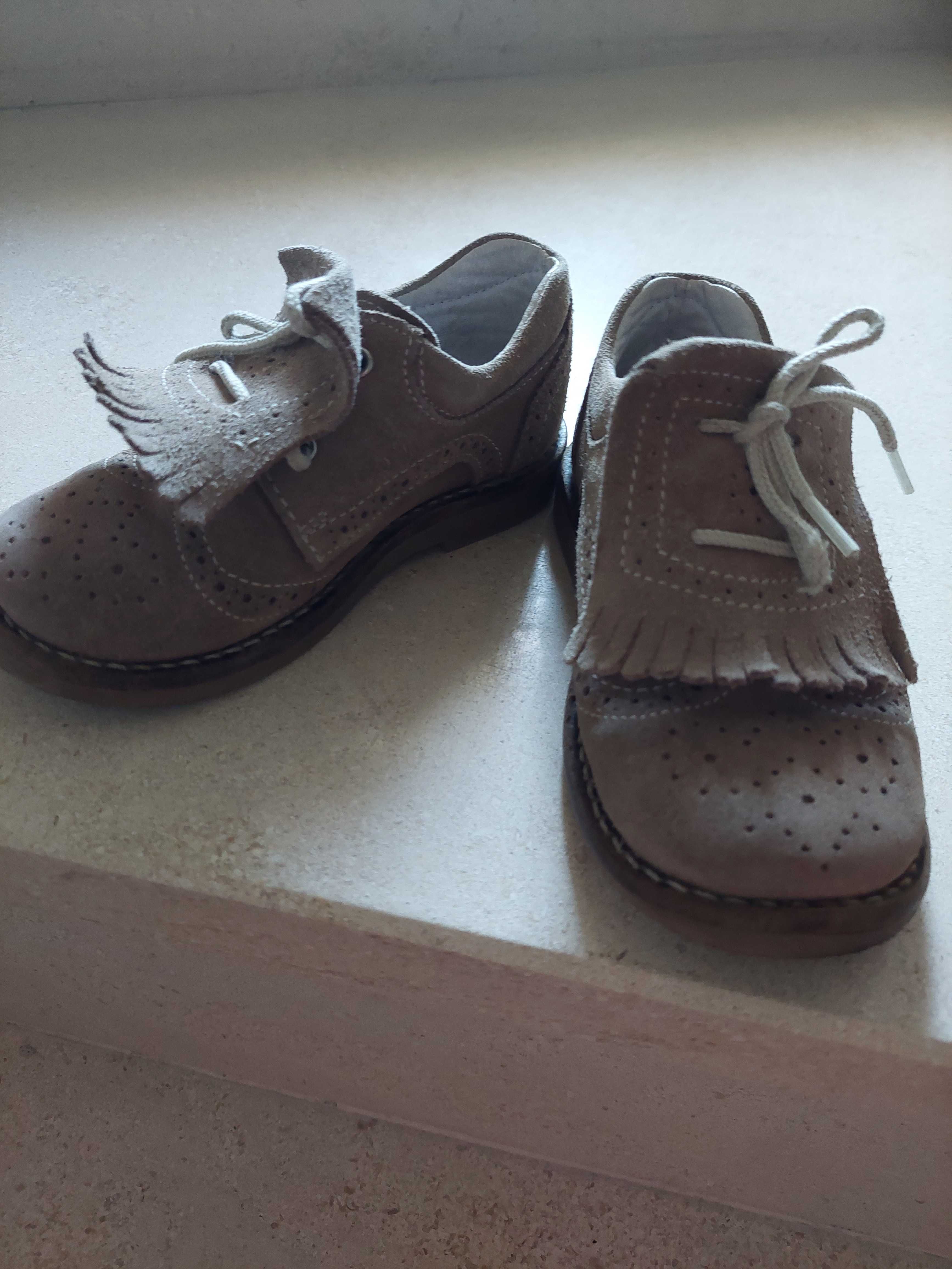 Sapatos de menina