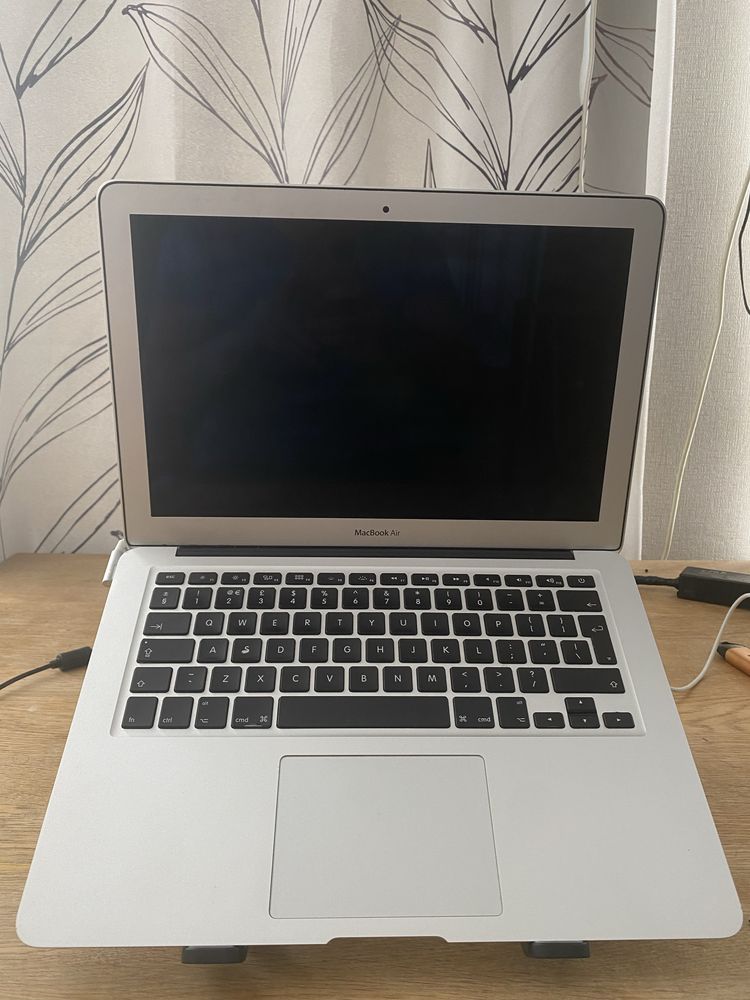 MacBook Air A1369 —ціна договірна