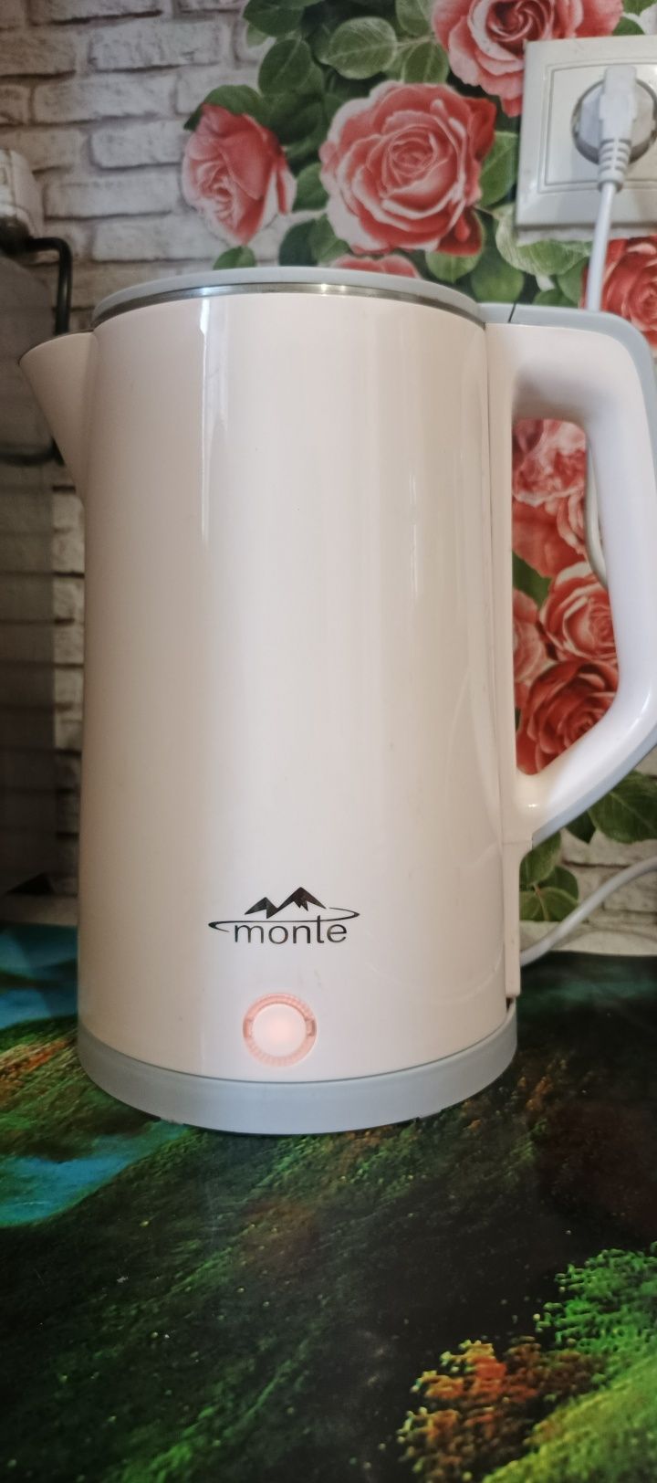 Електрочайник  Monle
