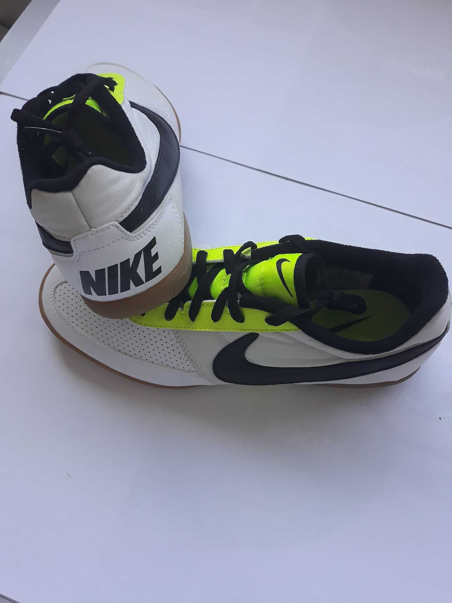 Sapatilhas de Futsal Nike Davinho n.º 40
