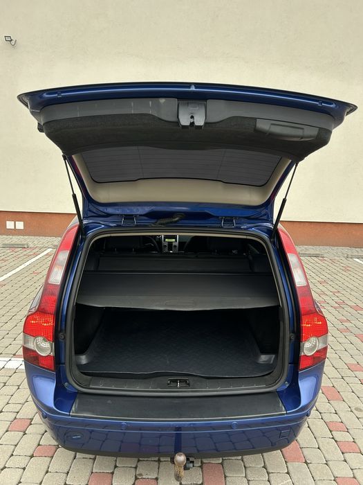 Volvo v50 (вольво в50) 2.0 2007