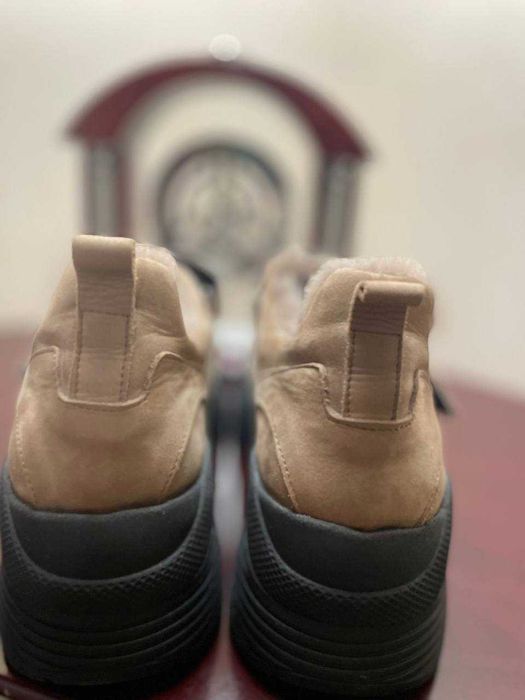 Продам зимові кросівки Lestrosa